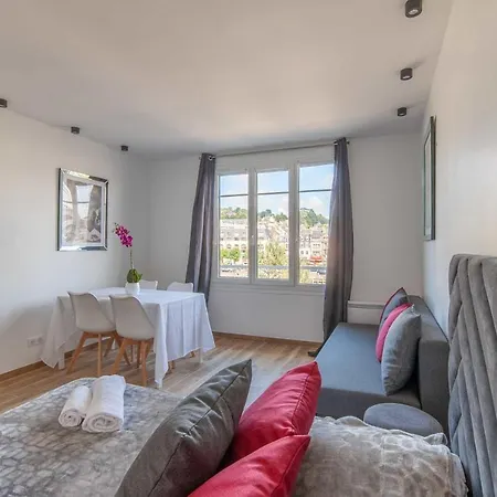 Large For 4 People Near Port Apartamento